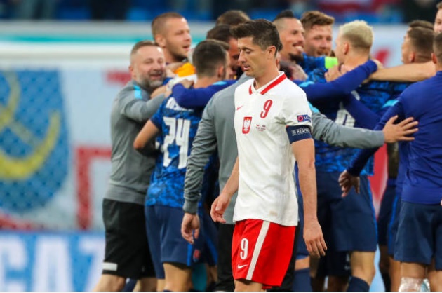 Ảnh bài viết Nhiệt tình thành thảm họa, Ba Lan 'phơi áo' trước Slovakia