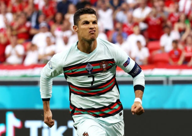 Ảnh bài viết Ronaldo chuộc lỗi, Bồ Đào Nha tạo sức ép lên bảng tử thần