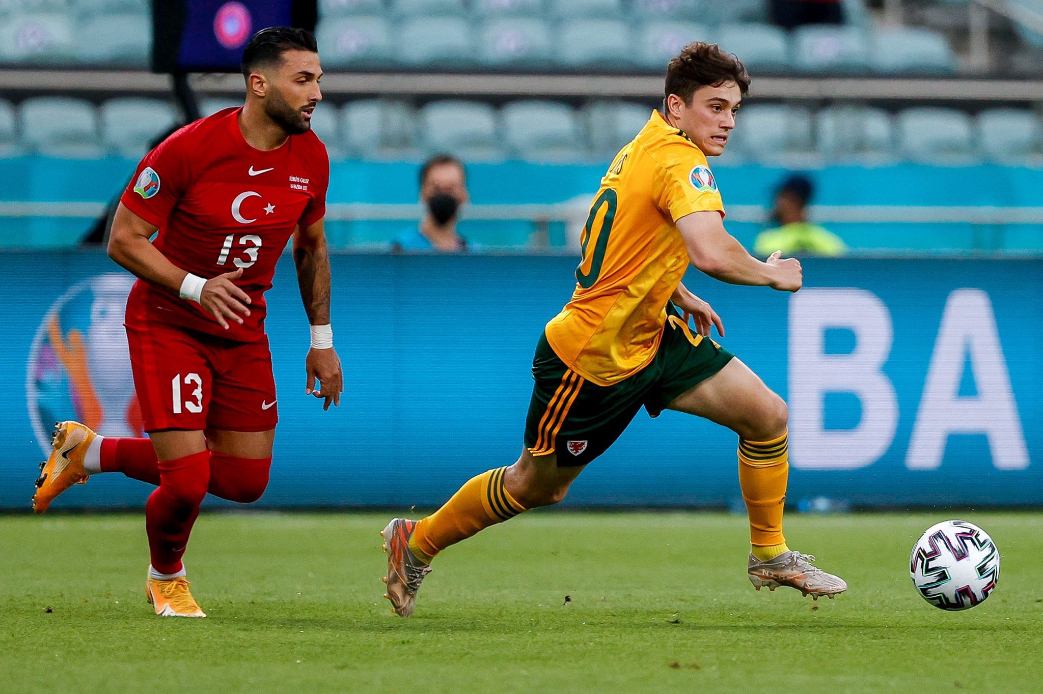 Ảnh bài viết 5 'máy chạy' đỉnh nhất EURO hiện tại: Sao Man Utd thua 1 người