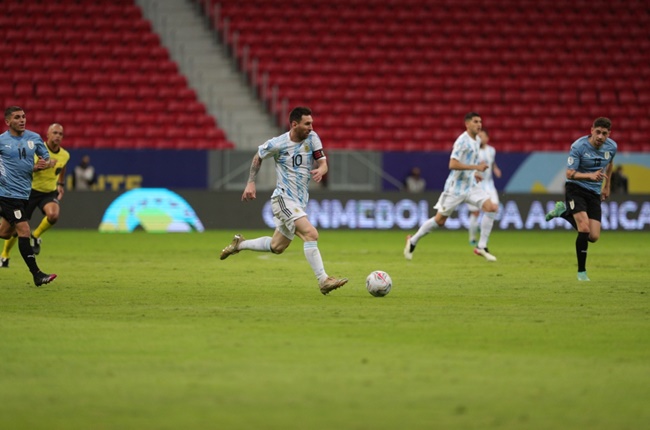 Messi kiến tạo, Argentina thắng nhẹ Uruguay