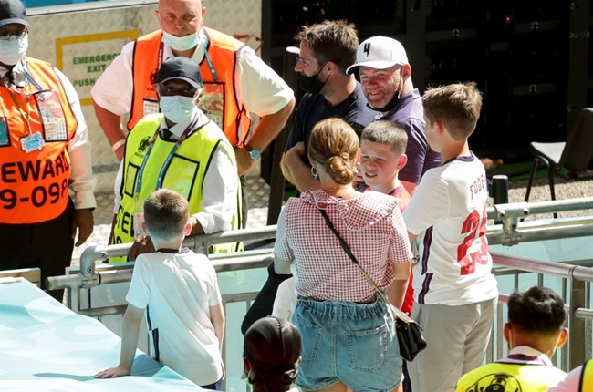 Ảnh bài viết Wayne Rooney: "Chơi cho ĐT Anh rất áp lực. Đừng la ó họ"