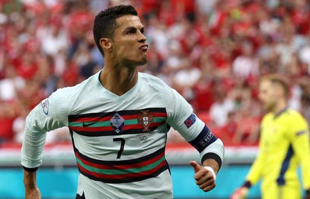 Ảnh bài viết "Ghi bàn penalty vào lưới chúng tôi, Ronaldo ăn mừng như thể chung kết" 