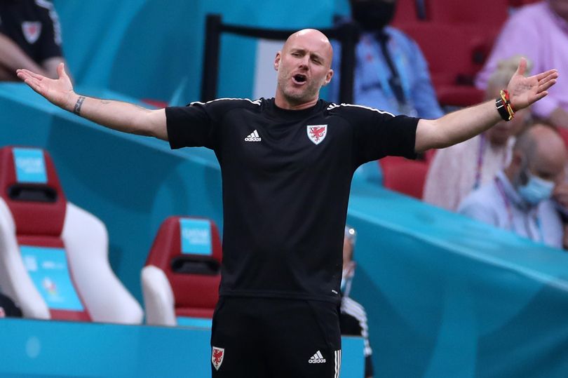 Ảnh bài viết HLV xứ Wales: "Câu hỏi quá thiếu tế nhị"