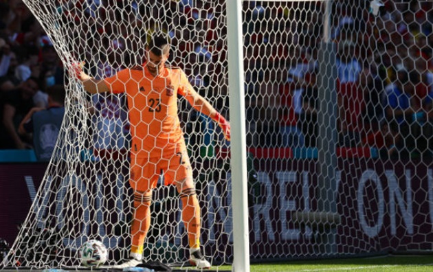 Ảnh bài viết 'Thủ môn TBN thậm chí không thèm nhìn bóng'