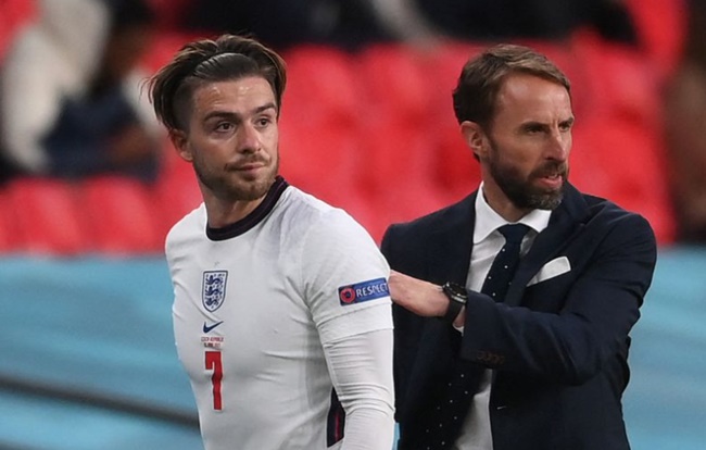 Ảnh bài viết Được Man City quan tâm, Grealish gửi lời đến Sterling và Foden