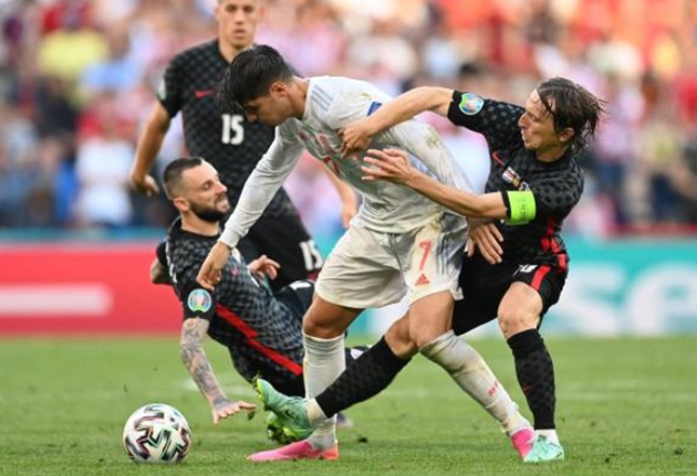 Ảnh bài viết Vua đánh chặn Chelsea, đồ đệ Pep Guardiola và những cái nhất ở EURO