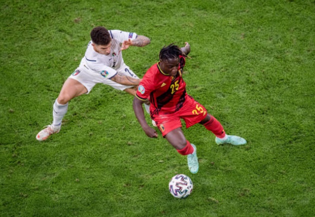 Ảnh bài viết 10 con số Ý 2-1 Bỉ: Kỷ lục gia rê bóng 19 tuổi, số 3 xui xẻo