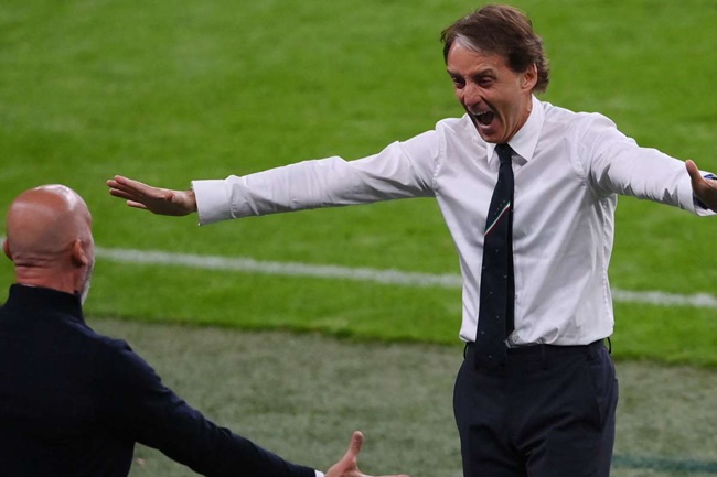 ĐT Italia thăng hoa, Yaya Toure ca ngợi Roberto Mancini 