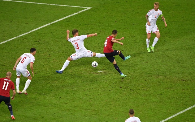 Patrik Schick đã đuổi kịp Cristiano Ronaldo