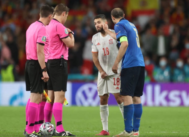 Ảnh bài viết Chiellini đánh yêu Alba ngay trước loạt sút penalty
