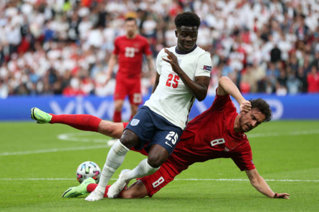 Ảnh bài viết Gary Neville: "Có thể Saka sẽ không đá chính ở trận chung kết"