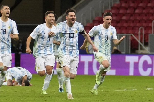 5 điểm nhấn Argentina 1-0 Brazil: El Clasico bạo lực; Lần đầu cho Messi