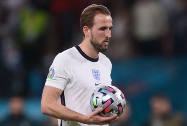 Ảnh bài viết 3 đồng đội đá hỏng penalty, Kane chỉ ra sai lầm của Anh