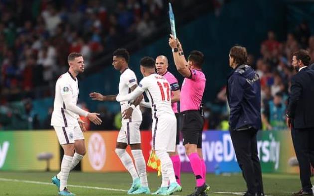 Ảnh bài viết Alan Shearer đặt câu hỏi cho quyết định của Gareth Southgate