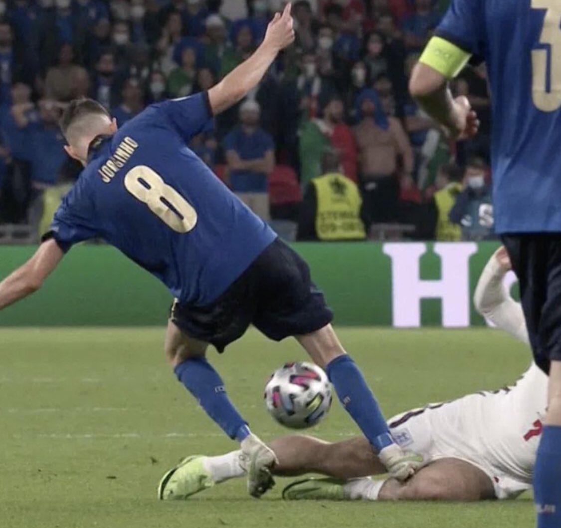 Ảnh bài viết Sao Chelsea bị chỉ trích chơi quá thô bạo ở chung kết EURO