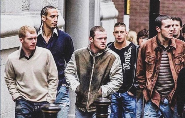 Ảnh bài viết Bức ảnh kinh điển của thế hệ vàng M.U bị liệt vào nhóm thảm họa thời trang