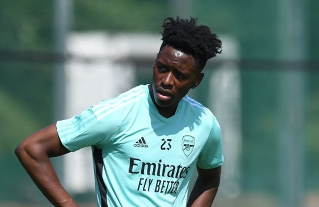 Ảnh bài viết Tân binh Arsenal xử lý lỗi trong buổi tập đầu tiên, đồng đội lập tức phản ứng 