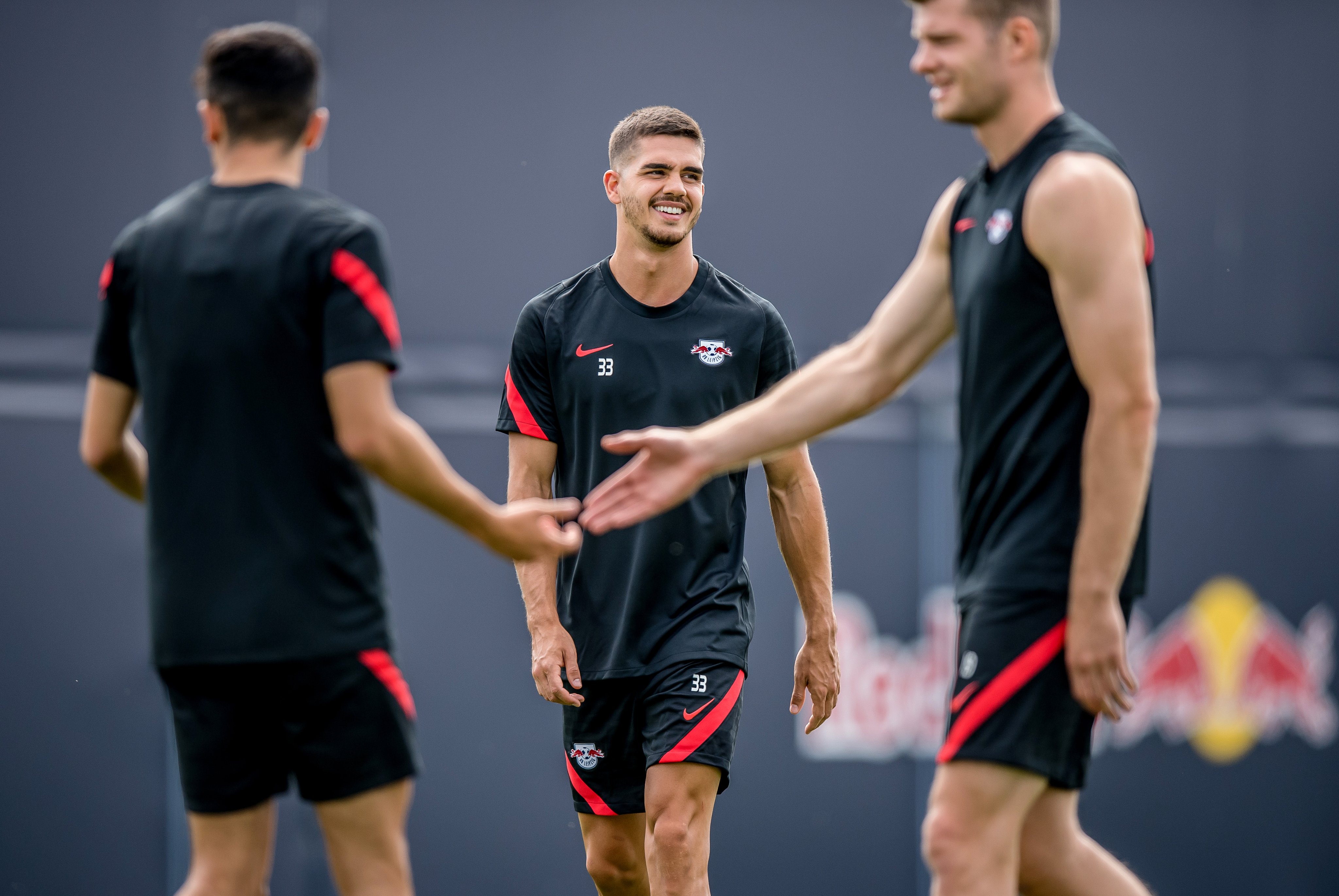 Mục tiêu của Man Utd, Arsenal lên tiếng về bến đỗ mới 