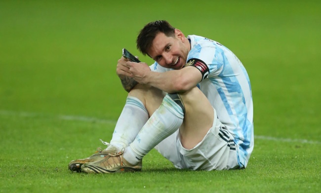 Ảnh bài viết Tích cực hoạt động trên MXH, Messi muốn bù phần tiền lương giảm tại Barca?