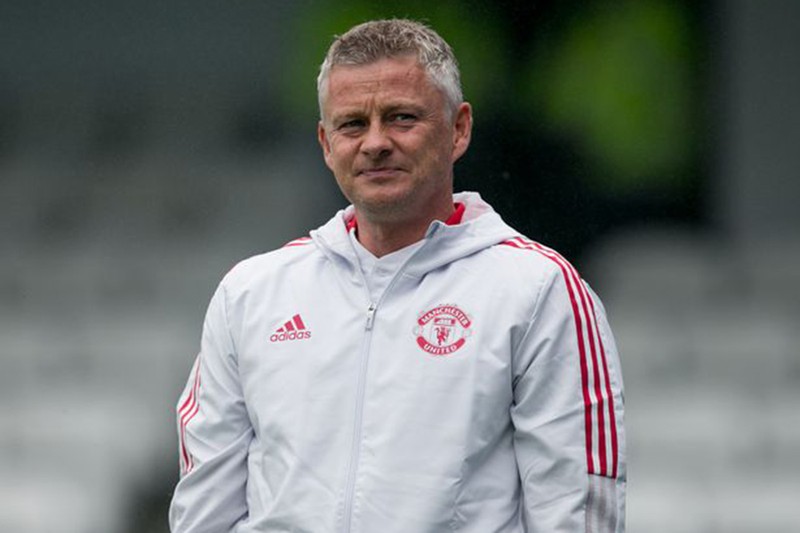 Ảnh bài viết Telles phải chống nạng, Solsa hé lộ cái tên sẽ đá hậu vệ trái