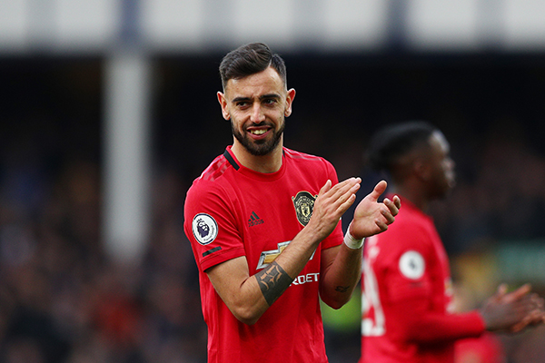 Ảnh bài viết Bruno Fernandes tâng bốc sao tuổi teen của Man Utd