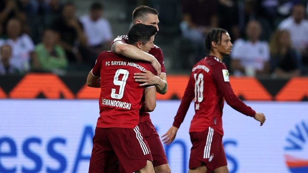 Lewandowski cứu nguy, Bayern ra quân nhạt nhòa