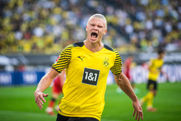 Haaland nổ súng, Dortmund quật ngã Frankfurt trong trận cầu 7 bàn thắng
