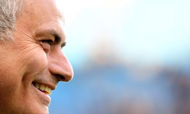 Ảnh bài viết 4 điểm nhấn đại thắng khởi đầu kỷ nguyên Mourinho tại Roma: Cú tát đau cho Arsenal