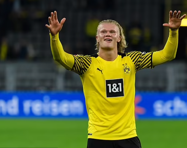 Haaland hóa người hùng, Dortmund giành 3 điểm nghẹt thở