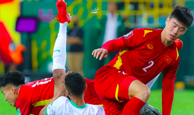 Ảnh bài viết Vì sao Duy Mạnh liên tiếp nhận 2 thẻ vàng?