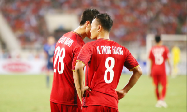 Ảnh bài viết Bị treo giò trận Australia, Duy Mạnh nhắn nhủ 1 câu với Trọng Hoàng