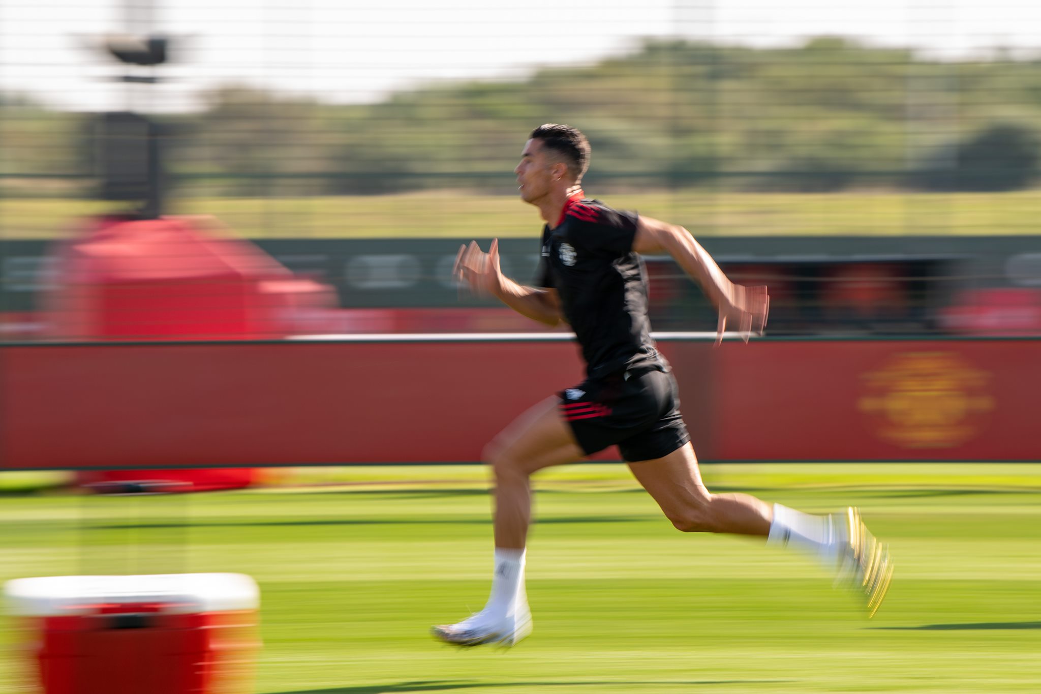 Ảnh bài viết Ronaldo gây choáng khi tập buổi thứ 2 ở M.U, rõ thái độ của De Beek