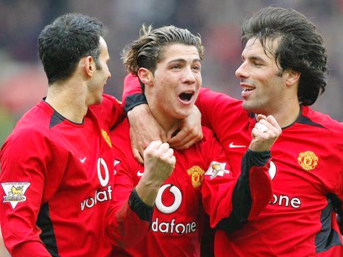Ảnh bài viết Đội hình đáng khao khát của M.U ngày Ronaldo ra mắt năm 2003