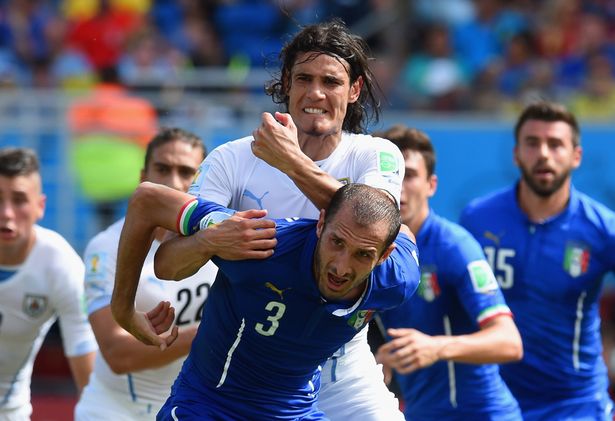 Cavani chỉ thẳng cái tên khó khăn nhất mình từng đối mặt 