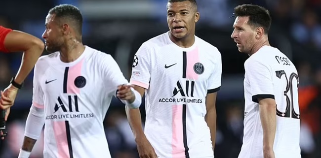 Ảnh bài viết "Mbappe, Messi và Neymar khiến PSG yếu hơn"