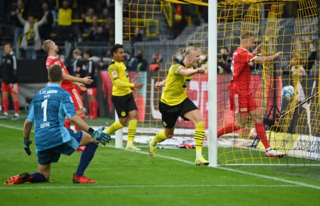 Haaland lập siêu phẩm, Dortmund thắng lợi trong trận cầu 6 bàn thắng