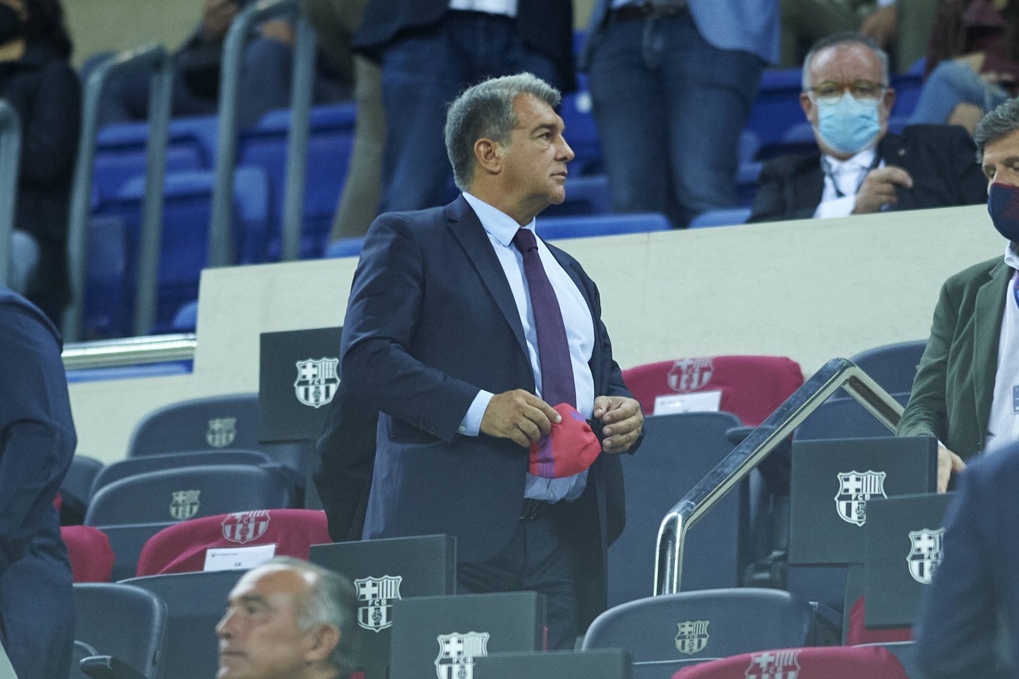 Ảnh bài viết Barca tái thiết, Eto'o nói 1 lời về Laporta