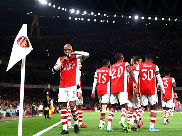Giật gót ghi bàn nghệ thuật, Arsenal hạ gục đối thủ 3 bàn không gỡ