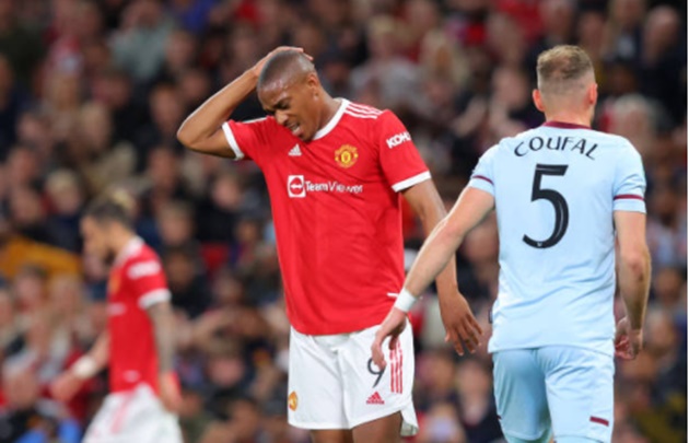 Thua West Ham, cổ động viên M.U yêu cầu bán một ngôi sao