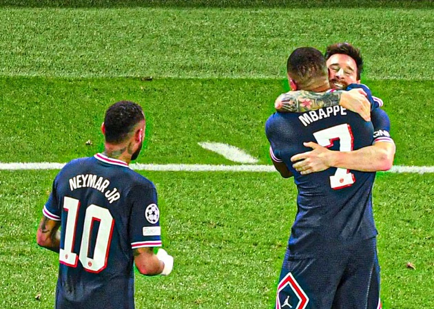 Ảnh bài viết Mbappe hẳn phải cảm ơn Messi rất nhiều sau trận đại chiến với Man City