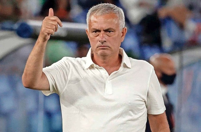 Nói là làm, Jose Mourinho đang tạo ra một quái thú tại Roma