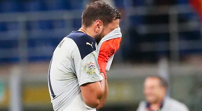 Donnarumma bị NHM đội nhà huýt sáo khi trở về San Siro