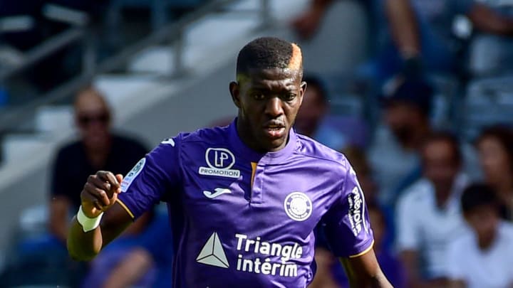 Arsenal có 300 trang phân tích Sangare, nhưng lại chọn Thomas Partey
