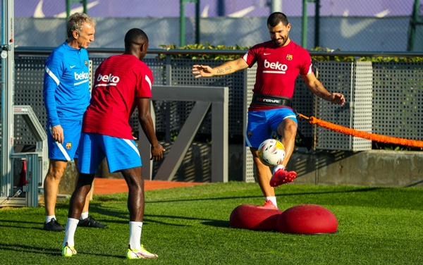 Hàng công Barca chào đón sự trở lại của 2 trọng pháo