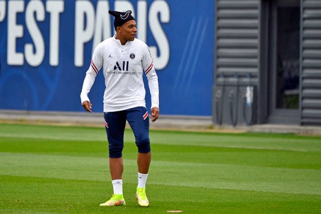 Ảnh bài viết Mbappe ghi bàn đẳng cấp trên sân tập
