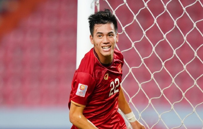 Tiến Linh nhận danh hiệu từ AFC sau 2 trận tại VL World Cup tháng 10