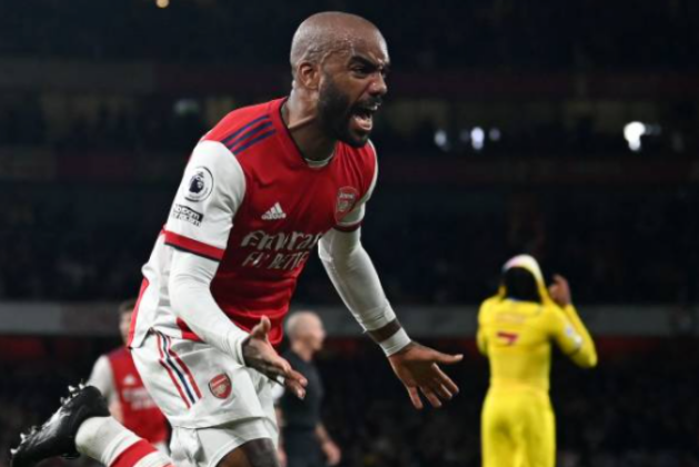Lacazette hóa người hùng, Arsenal thoát cửa tử trong gang tấc