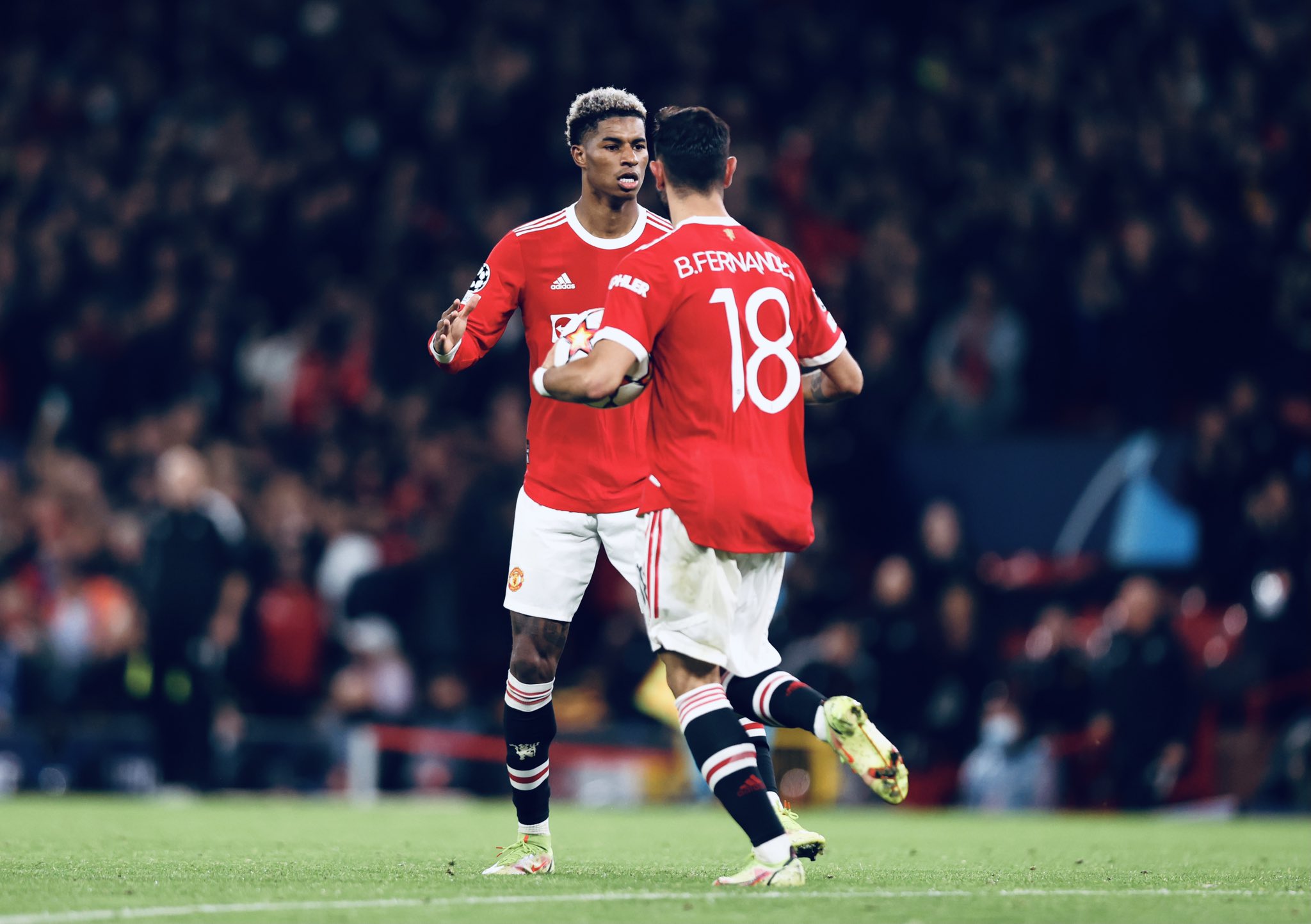 Ảnh bài viết Không phải Ronaldo, kỷ lục gia của M.U hay nhất trận đấu