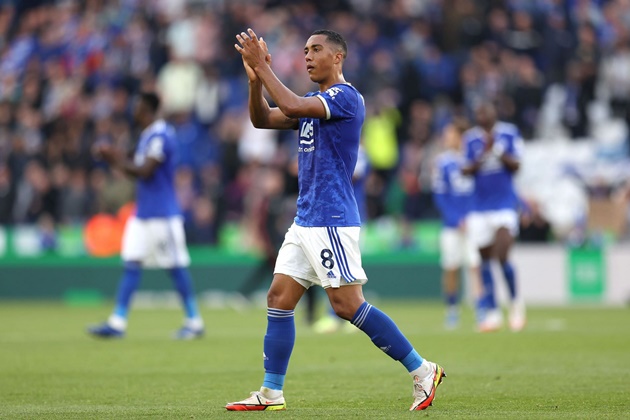 5 tiền vệ Premier League cần bến đỗ mới để đổi vận