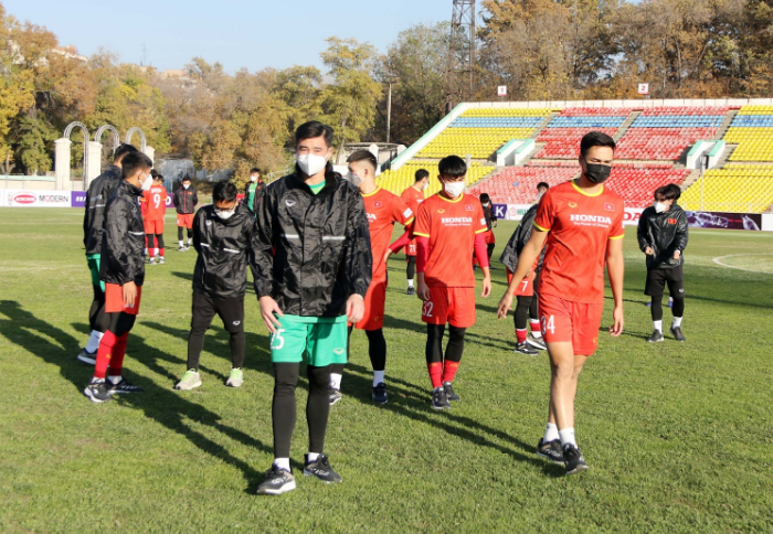 U22 Việt Nam làm quen sân Dolon Omurzakov, sẵn sàng cho VL châu Á 2022